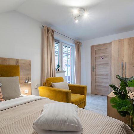 Jaskolka - Pokoje I Apartament Przy Plazy Olštýn Exteriér fotografie