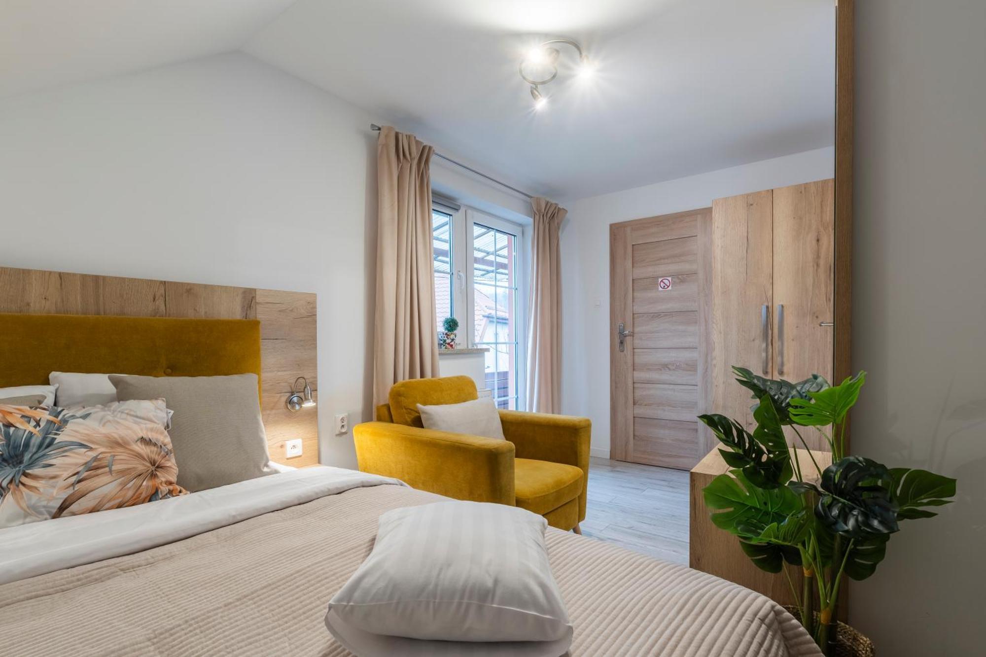 Jaskolka - Pokoje I Apartament Przy Plazy Olštýn Exteriér fotografie