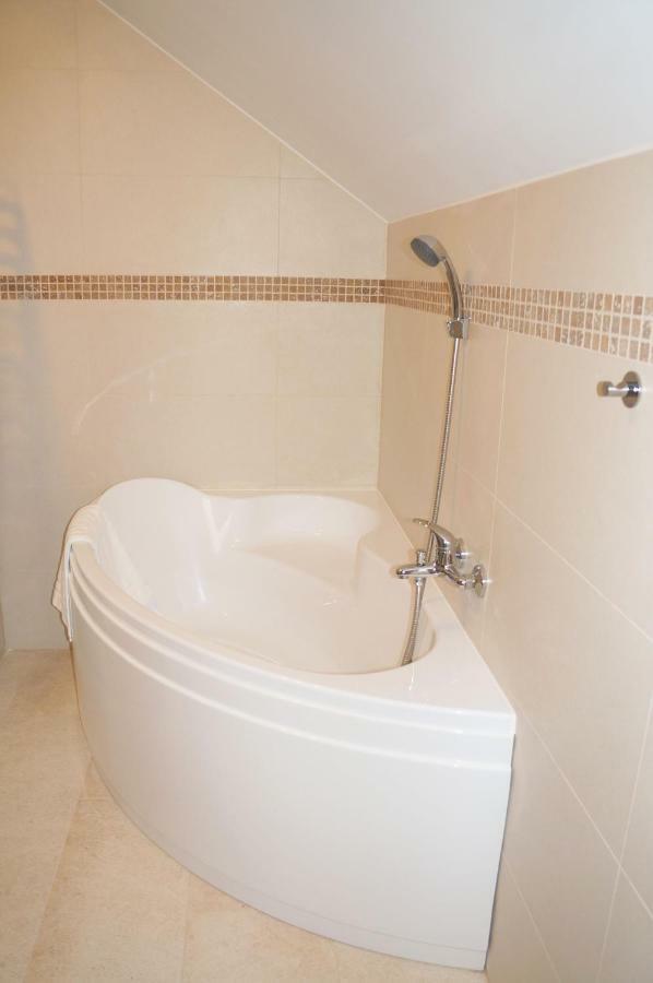 Jaskolka - Pokoje I Apartament Przy Plazy Olštýn Exteriér fotografie