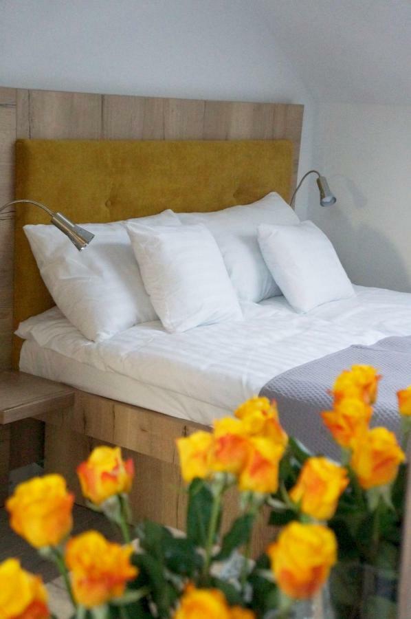 Jaskolka - Pokoje I Apartament Przy Plazy Olštýn Exteriér fotografie