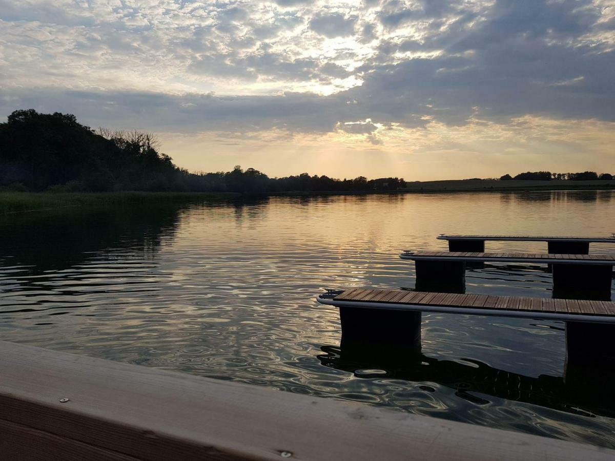Jaskolka - Pokoje I Apartament Przy Plazy Olštýn Exteriér fotografie